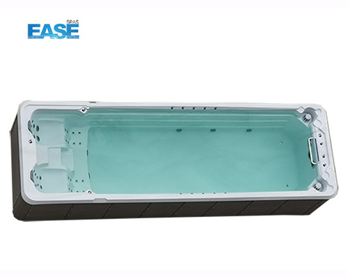 Experimente o luxo da nossa piscina de alta performance