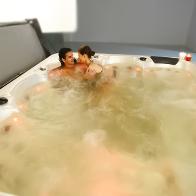 Massagem acrílica Terapia banheira de hidromassagem Spa banheira de hidromassagem para relaxação ao ar livre 5 pessoas